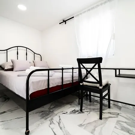 Apartment Center *